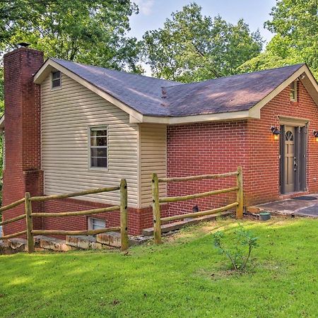 Spacious Georgia Getaway With Dock On Lake Lanier! 盖恩斯维尔 外观 照片
