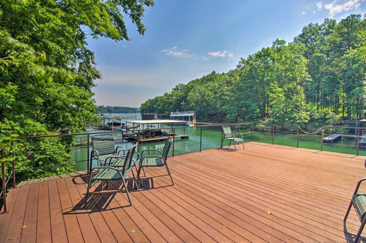 Spacious Georgia Getaway With Dock On Lake Lanier! 盖恩斯维尔 外观 照片