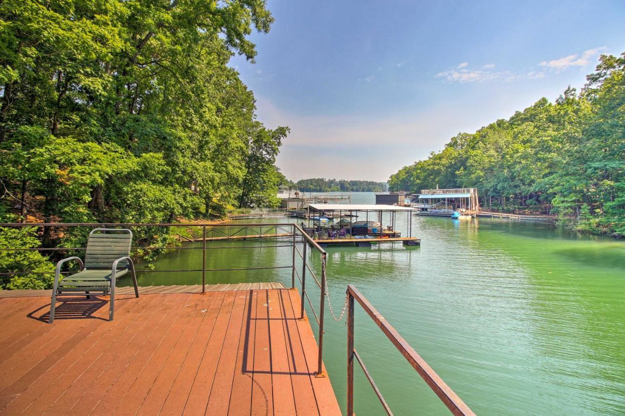 Spacious Georgia Getaway With Dock On Lake Lanier! 盖恩斯维尔 外观 照片
